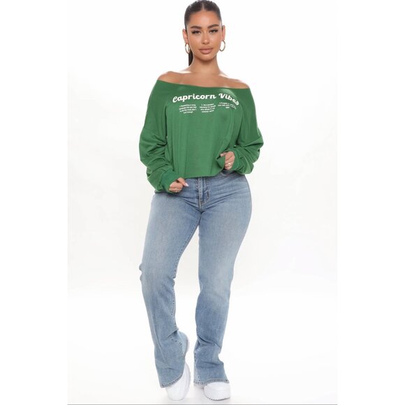 Fashion Nova ✦ Capricorn Vibes Off‑Shoulder Top ✦ Hunter Green Zodiac Graphic XS - Picture 3 of 4